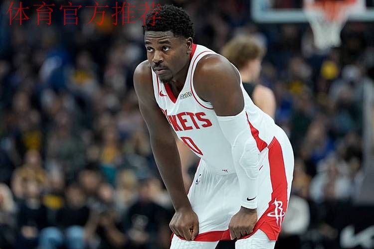 关键时刻命中两记三分,火箭替补后场大将又一次拯救了球队? 关键时刻命中两记三分,火箭替补后场大将又一次拯救了球队?